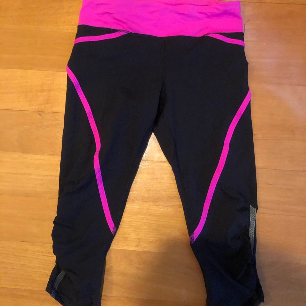 Lululemon cropped leggings size 4 NWOT